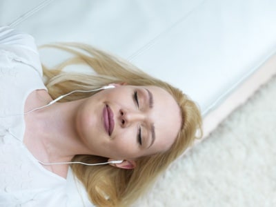 woman listening to music IPL Photofacial Los Altos CA